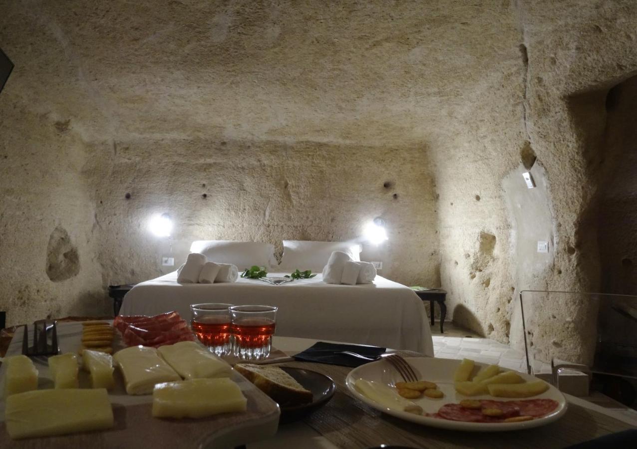 La Dimora Delle 3 Zie Hotel มาเตรา ภายนอก รูปภาพ