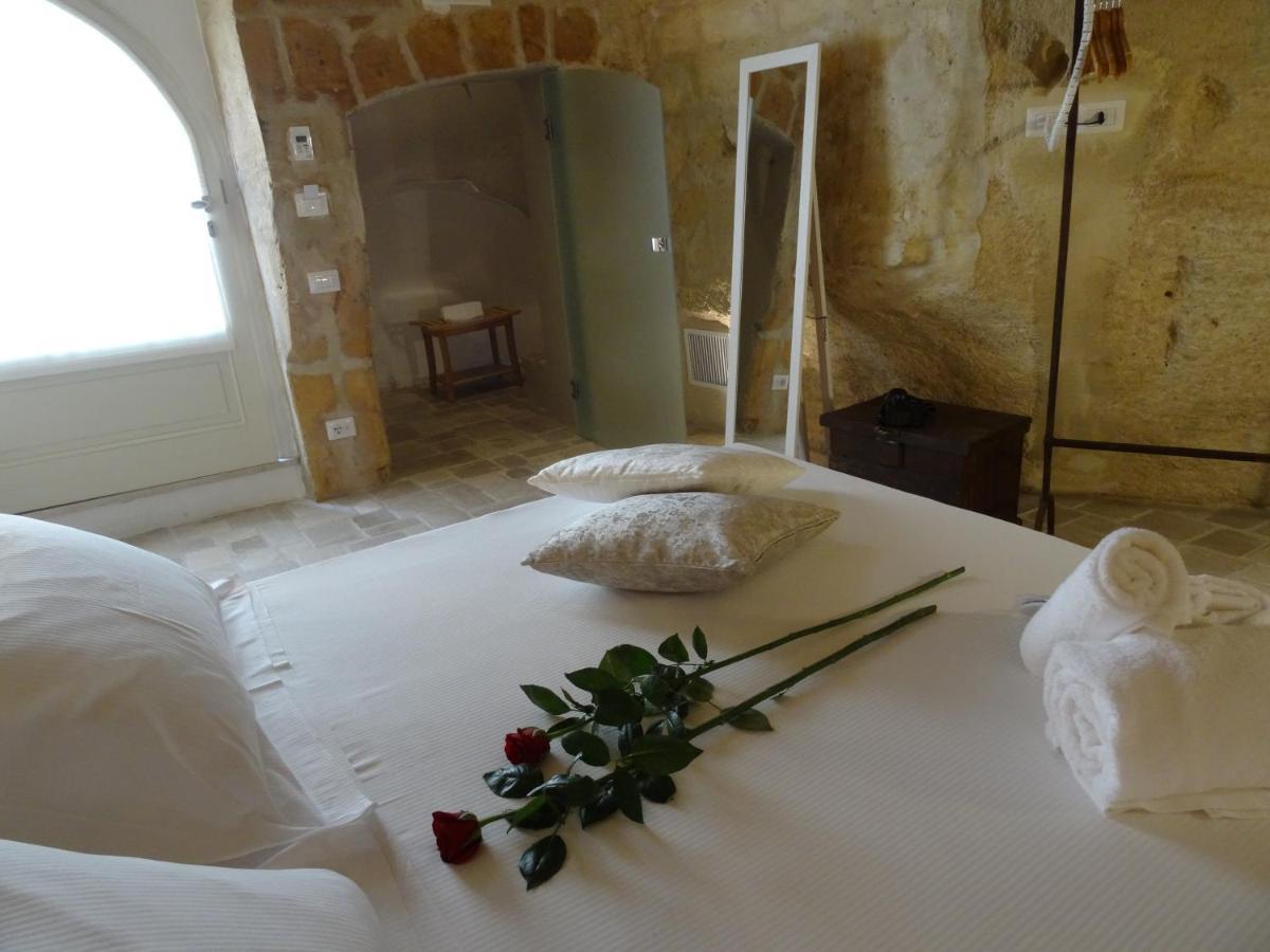 La Dimora Delle 3 Zie Hotel มาเตรา ภายนอก รูปภาพ
